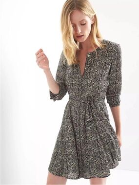 GAP Black and White Paisley Long-Sleeve Wrap Dress